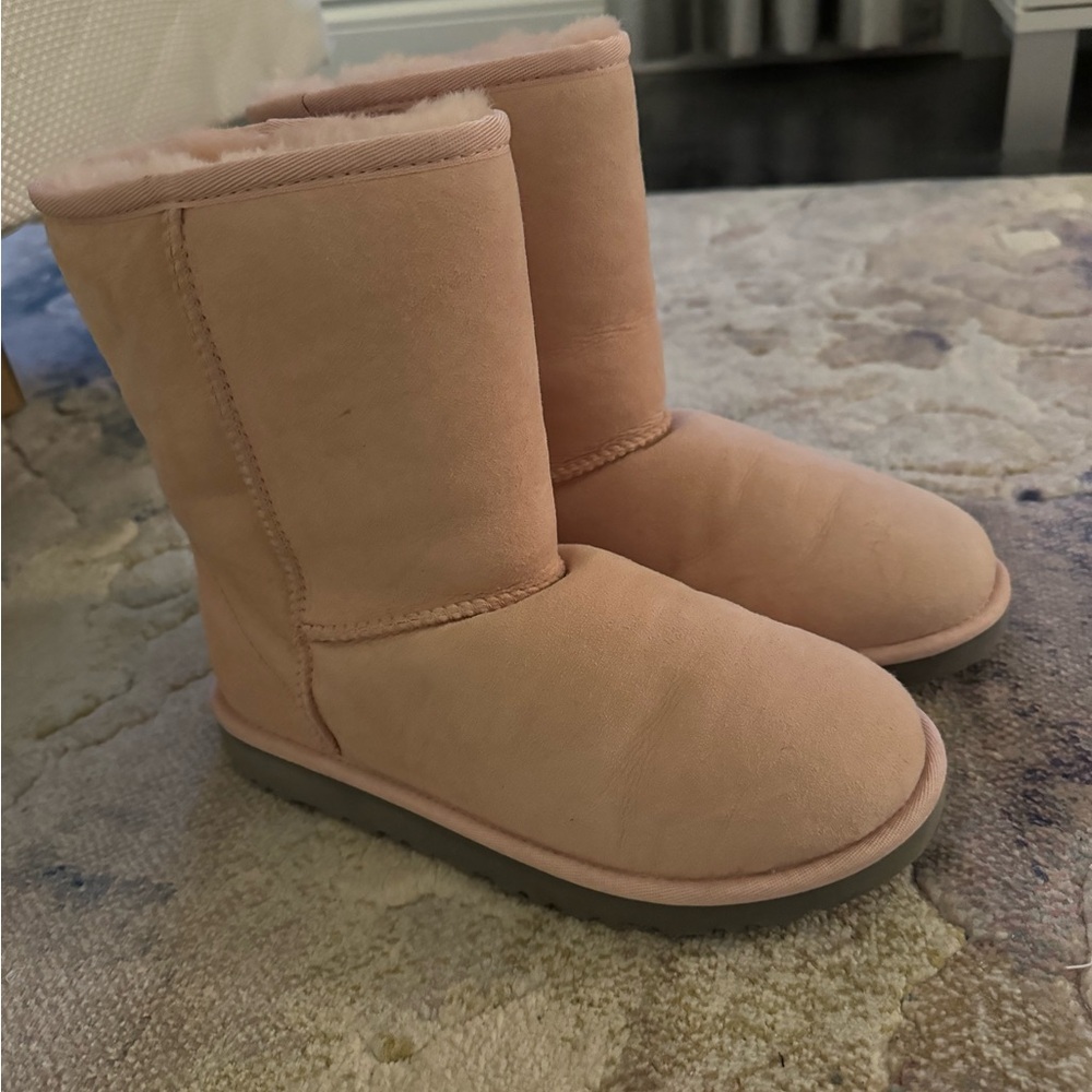 Pink UGGS - Picture 1 of 2